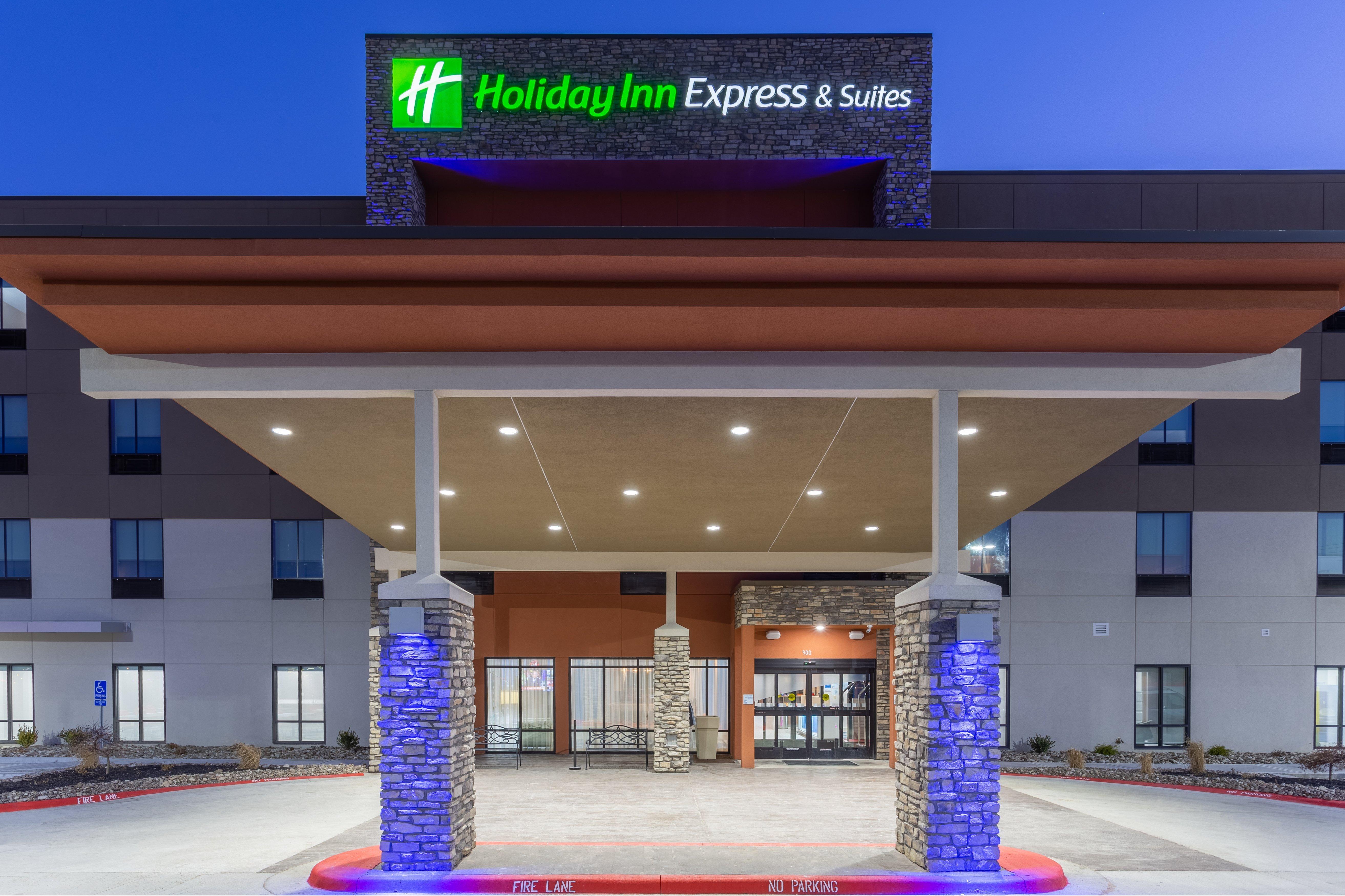 Holiday Inn Express & Suites Kearney By Ihg Exterior foto